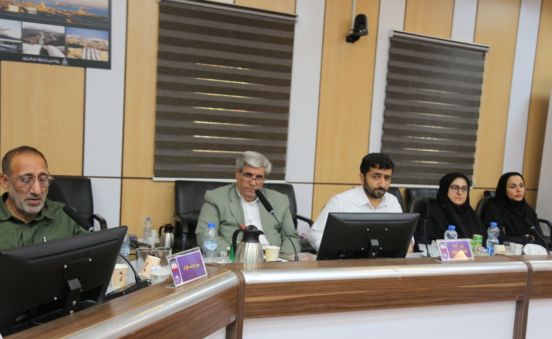 برگزاری نشست تخصصی بررسی مسائل سلامت و احصای نیازمندی‌های حوزه امداد، نجات و درمان در جزیره خارگ 18