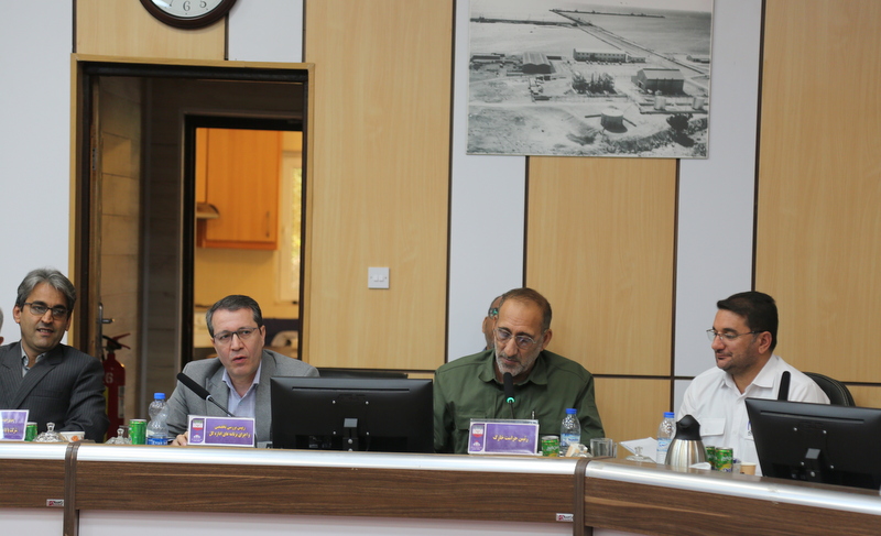 برگزاری نشست تخصصی بررسی مسائل سلامت و احصای نیازمندی‌های حوزه امداد، نجات و درمان در جزیره خارگ 22