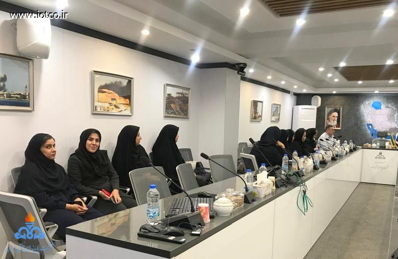 استقرار میز خدمت بیمارستان صنعت نفت تهران + ستاد شرکت پایانه‌های نفتی ایران + هفته سلامت 5