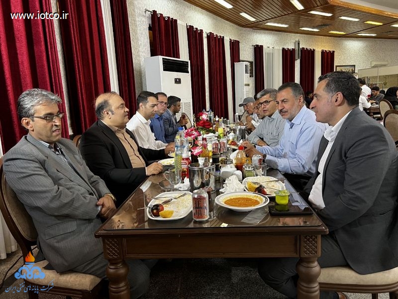 گرامیداشت مقام معلم در خارگ؛ تجلیل از فرهنگیان با ابتکار شرکت پایانه‌های نفتی ایران 1