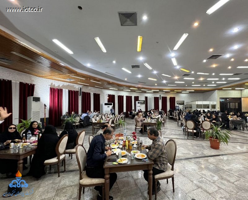 گرامیداشت مقام معلم در خارگ؛ تجلیل از فرهنگیان با ابتکار شرکت پایانه‌های نفتی ایران 4