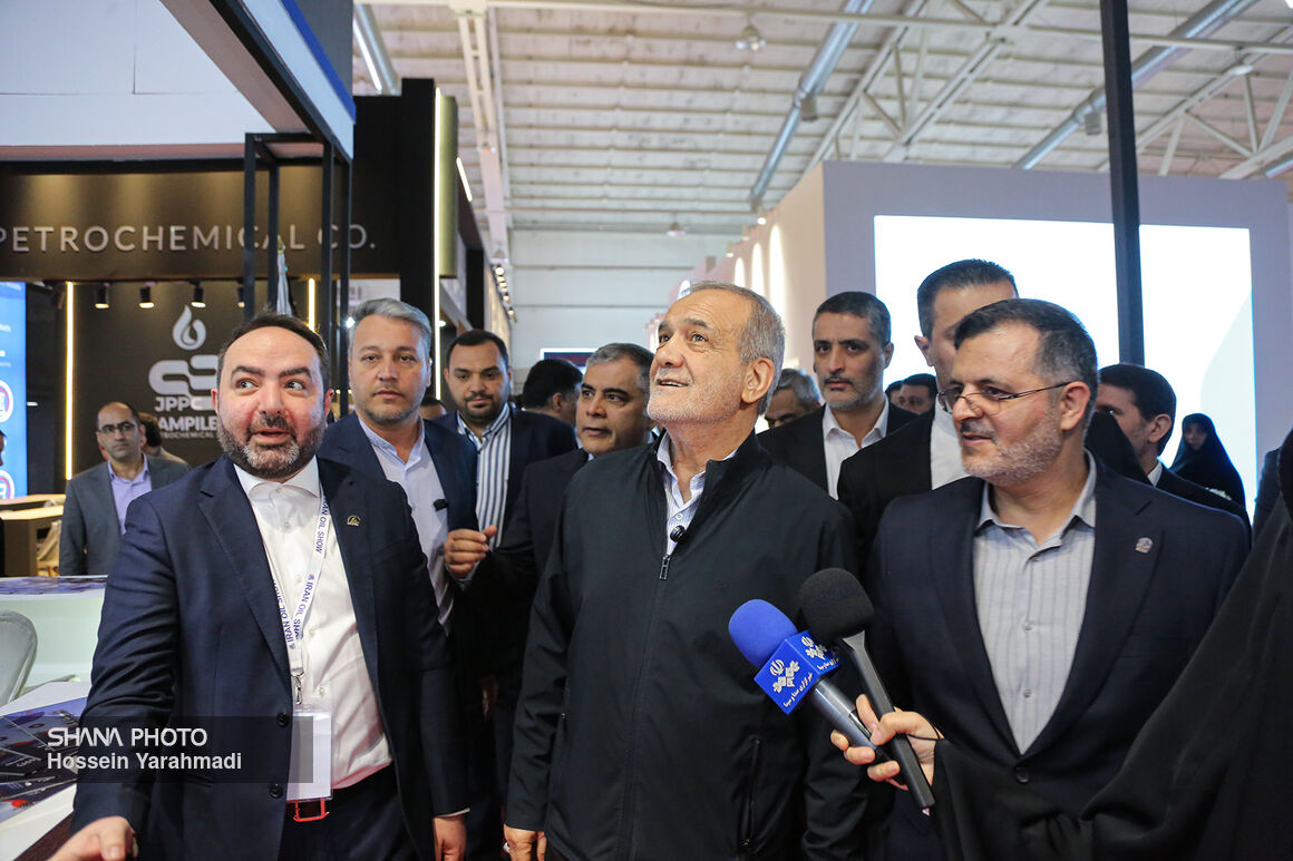 بازدید رئیس‌جمهوری از بیست‌ونهمین نمایشگاه نفت 3