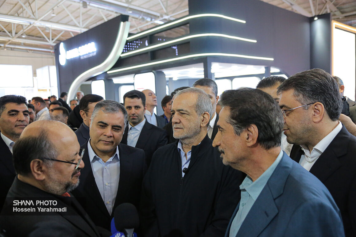 بازدید رئیس‌جمهوری از بیست‌ونهمین نمایشگاه نفت 9