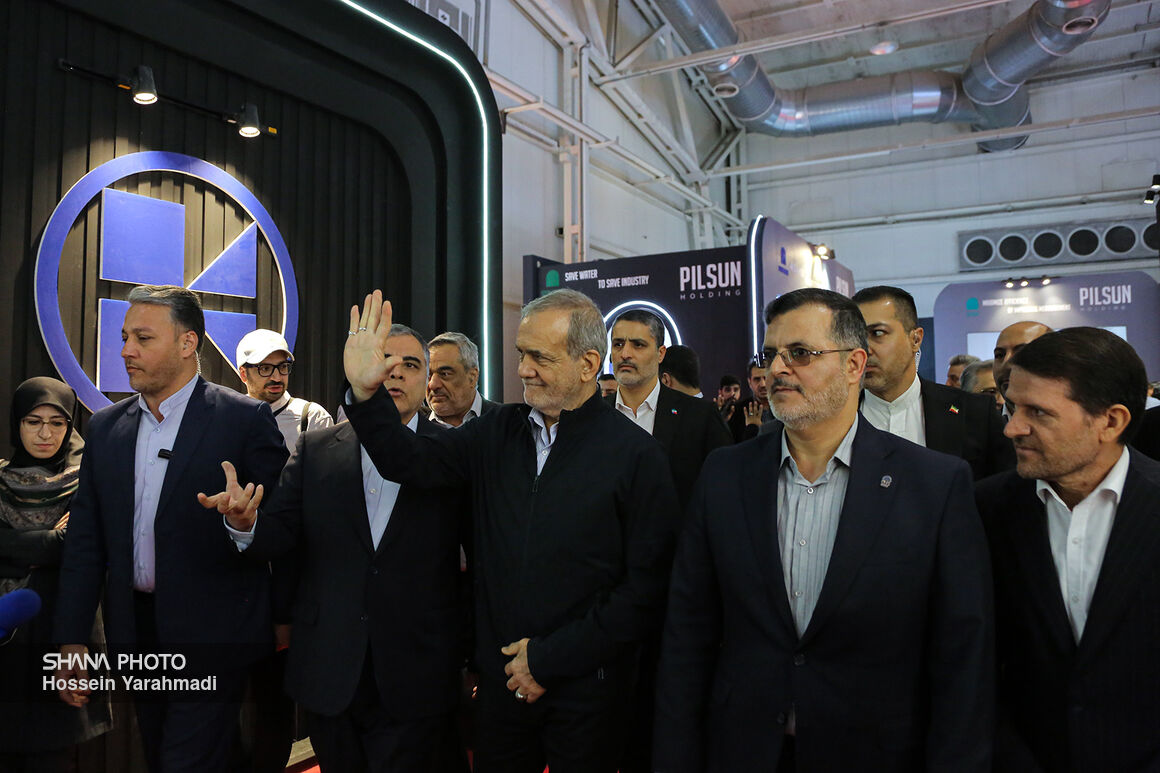 بازدید رئیس‌جمهوری از بیست‌ونهمین نمایشگاه نفت 16