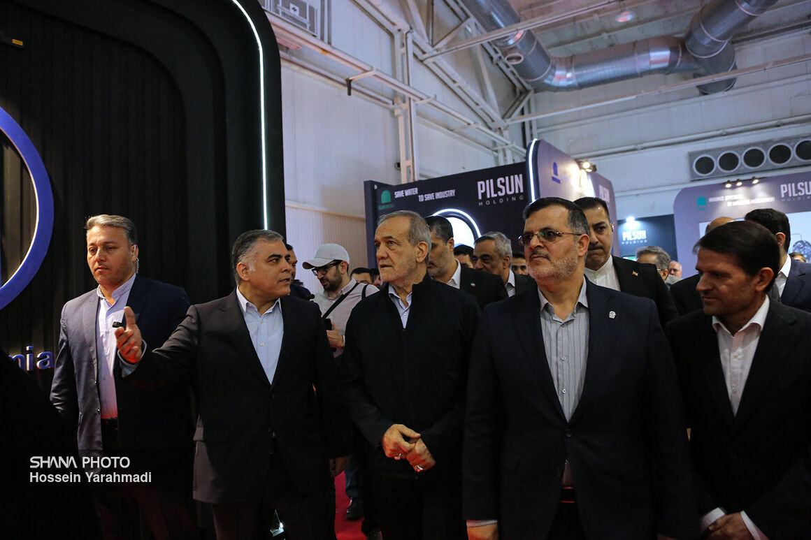 بازدید رئیس‌جمهوری از بیست‌ونهمین نمایشگاه نفت 17