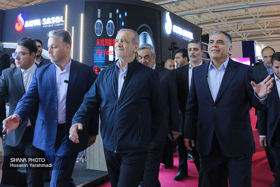 بازدید رئیس‌جمهوری از بیست‌ونهمین نمایشگاه نفت 2 3