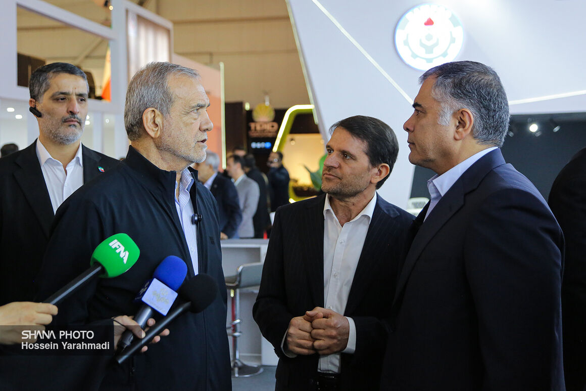 بازدید رئیس‌جمهوری از بیست‌ونهمین نمایشگاه نفت 2 7