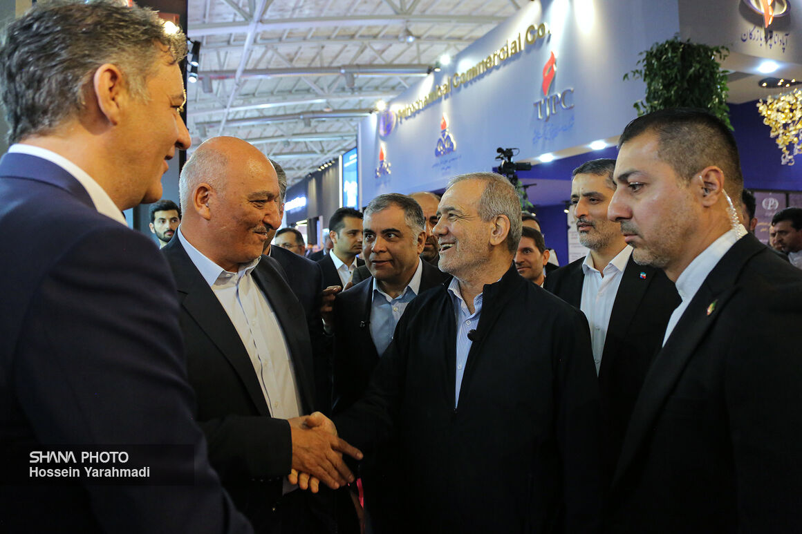 بازدید رئیس‌جمهوری از بیست‌ونهمین نمایشگاه نفت 2 13