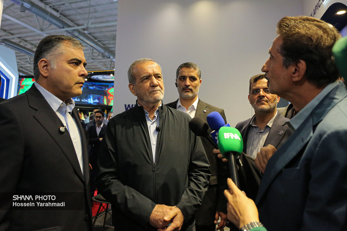 بازدید رئیس‌جمهوری از بیست‌ونهمین نمایشگاه نفت 2 16