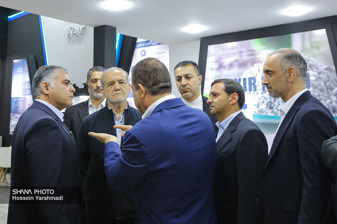 بازدید رئیس‌جمهوری از بیست‌ونهمین نمایشگاه نفت 2 19