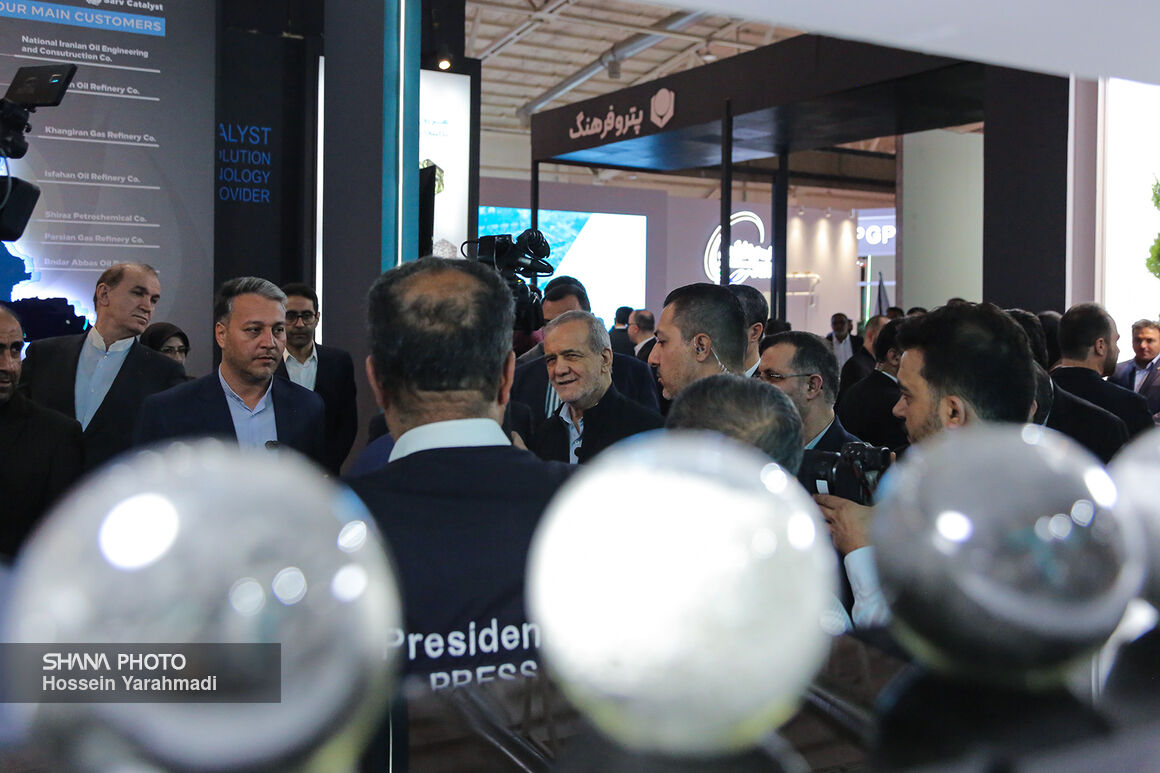 بازدید رئیس‌جمهوری از بیست‌ونهمین نمایشگاه نفت 2 20