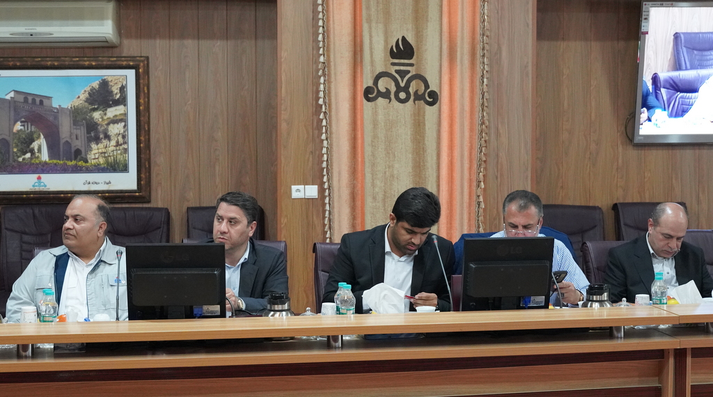 نشست تخصصی بررسی چالش‌های عملیاتی و زیرساختی پایانه‌های نفتی+ بورد + اسدروز 2