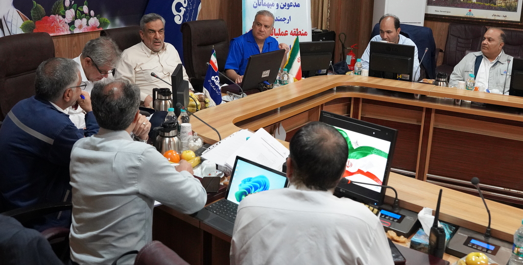 نشست تخصصی بررسی چالش‌های عملیاتی و زیرساختی پایانه‌های نفتی+ بورد + اسدروز 3