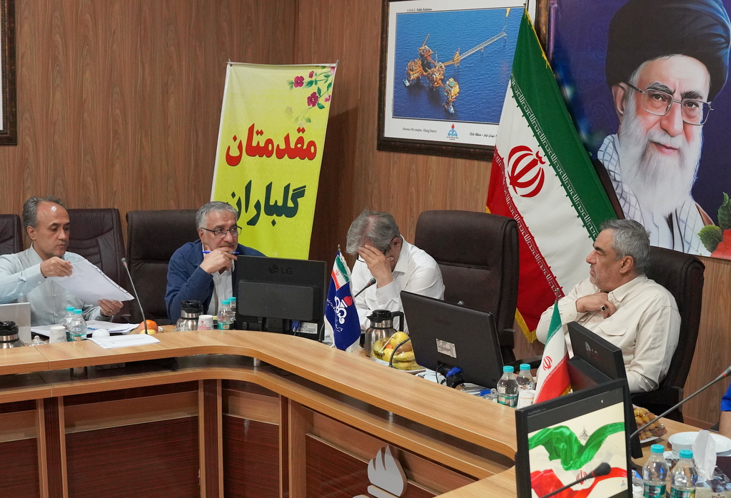 نشست تخصصی بررسی چالش‌های عملیاتی و زیرساختی پایانه‌های نفتی+ بورد + اسدروز 4