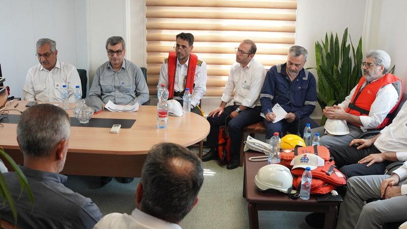 بازدید+مدیرعامل +از پروژه‌ها+پایانه خارگ +عباس اسدروز 17