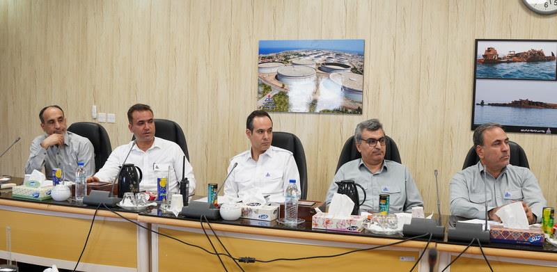 نشست مدیرعامل شرکت پایانه‌های نفتی ایران با رؤسای ادارات پایانه نفتی خارگ+ اسدروز 12