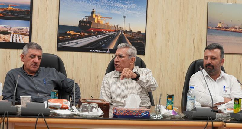 نشست مدیرعامل شرکت پایانه‌های نفتی ایران با رؤسای ادارات پایانه نفتی خارگ+ اسدروز 7