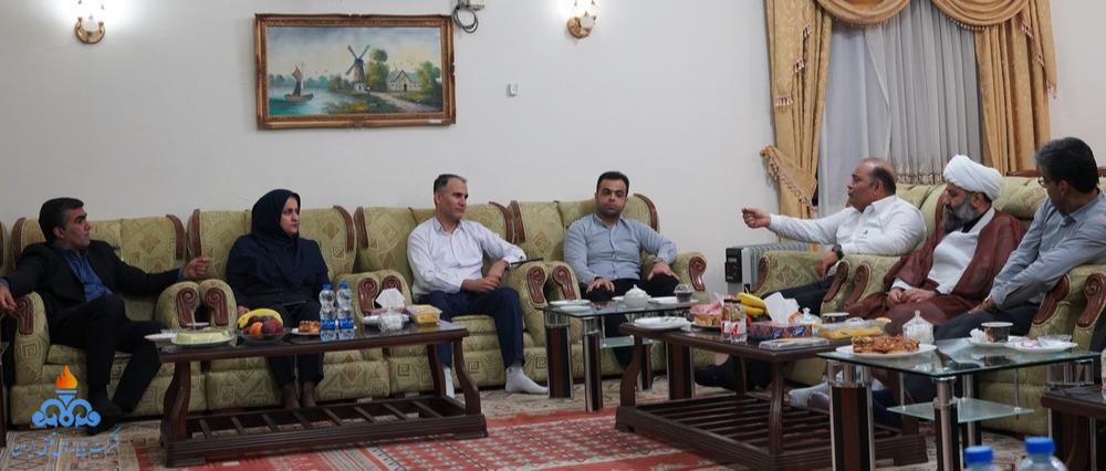 هفته دولت+جزیره خارگ + قاسم حسن‌زاده، +فرزند شهید +بهمن حسن‌زاده  8