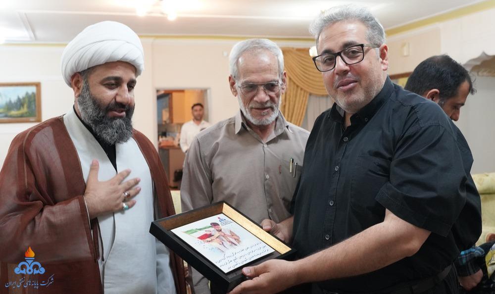 هفته دولت+جزیره خارگ + قاسم حسن‌زاده، +فرزند شهید +بهمن حسن‌زاده  4