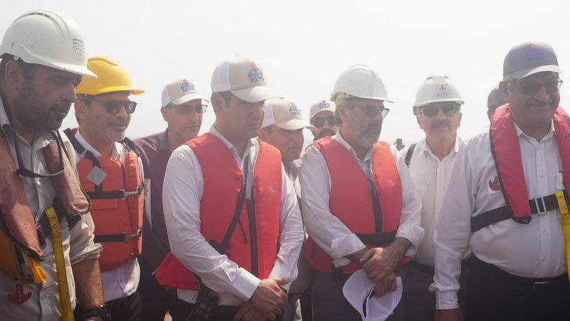 بازدید+مدیرعامل +از پروژه‌ها+پایانه خارگ +عباس اسدروز 4