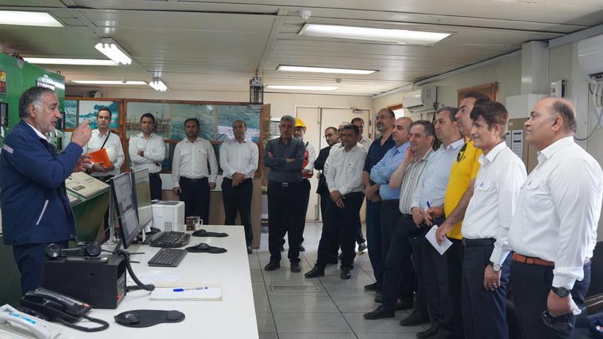 بازدید+ معاون برنامه‌ریزی و تلفیق طرح‌ها و برنامه‌های شرکت ملی نفت ایران+ اسدروز+ میری+ خارگ 16