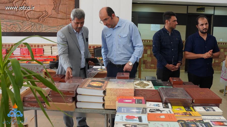 نمایشگاه کتاب 9