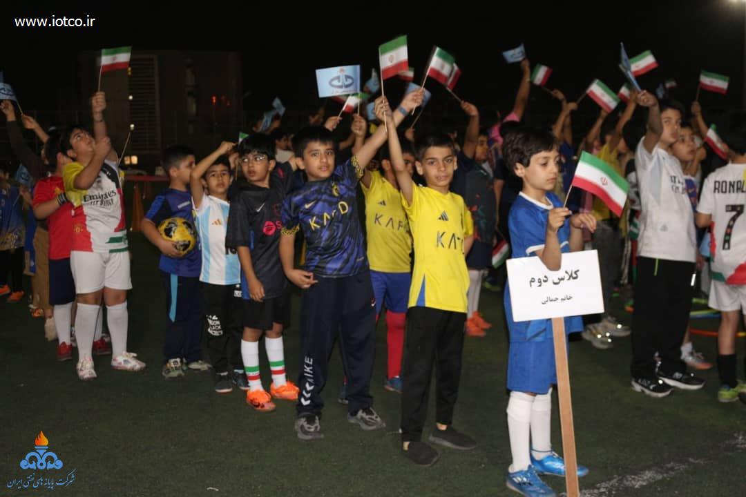 نشاط و همدلی +مجموعه ورزشی شهید آباش خارگ + روز دانش‌آموز 3