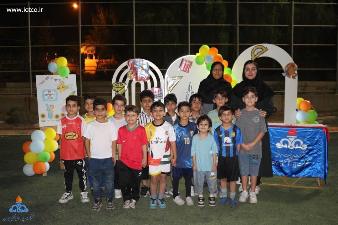 نشاط و همدلی +مجموعه ورزشی شهید آباش خارگ + روز دانش‌آموز 1