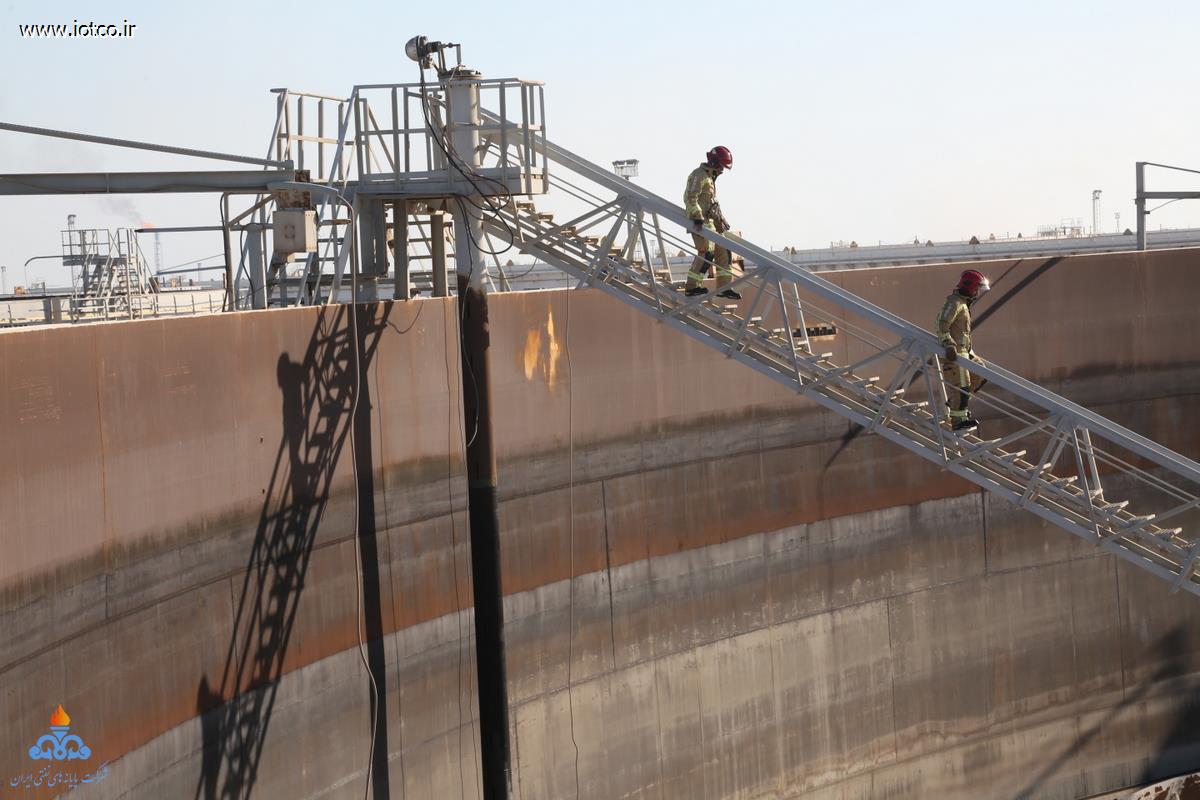 مانور مهار آتش‌سوزی + پایانه نفتی خارگ+ دریالعل+ دلیری 12