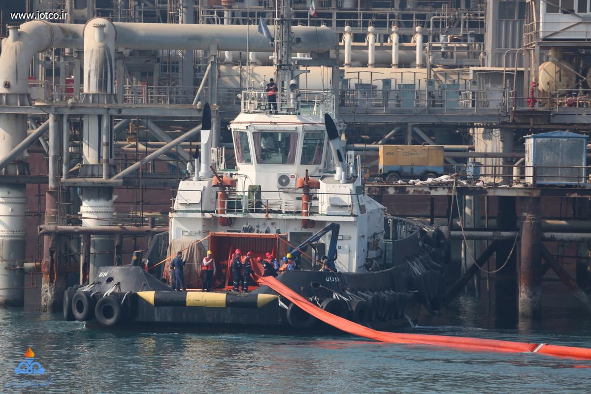 مانور مقابله با آلودگی نفتی + پایانه نفتی خارگ  25