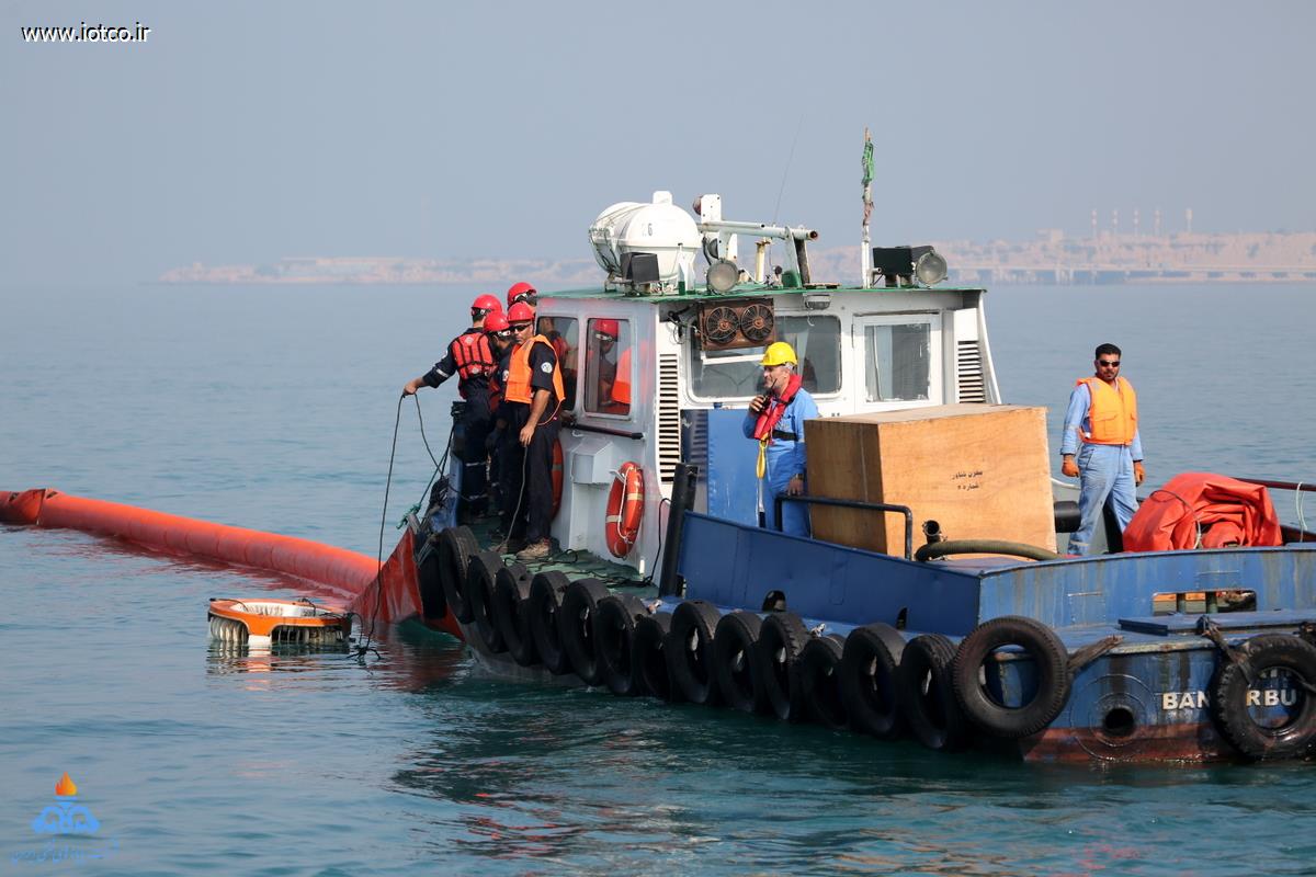 مانور مقابله با آلودگی نفتی + پایانه نفتی خارگ  24