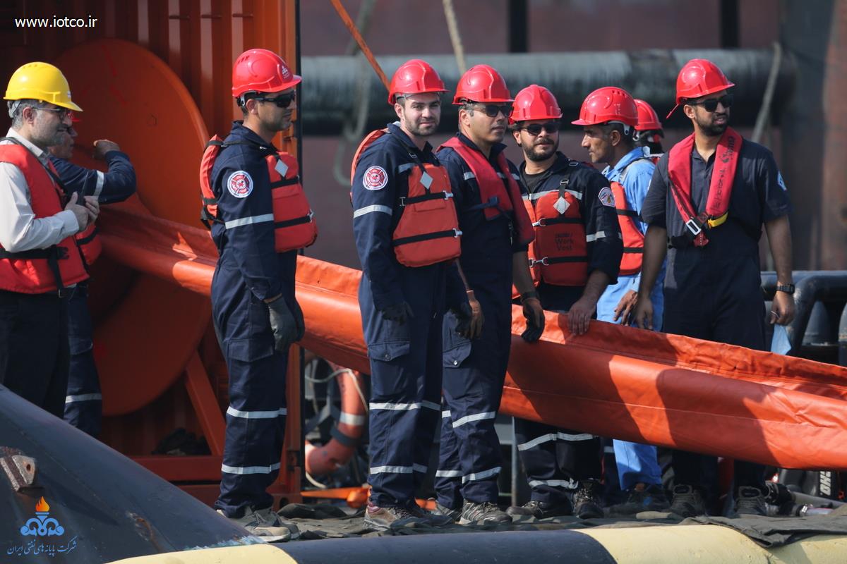 مانور مقابله با آلودگی نفتی + پایانه نفتی خارگ  23