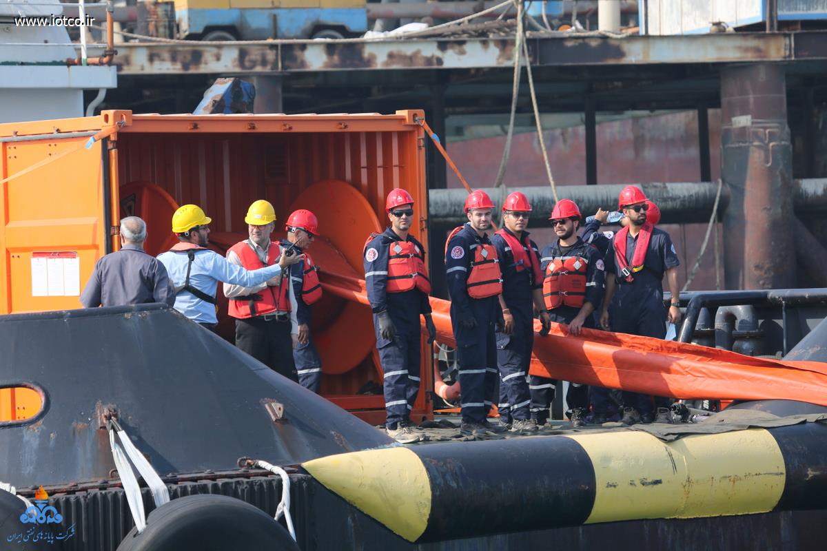 مانور مقابله با آلودگی نفتی + پایانه نفتی خارگ  22