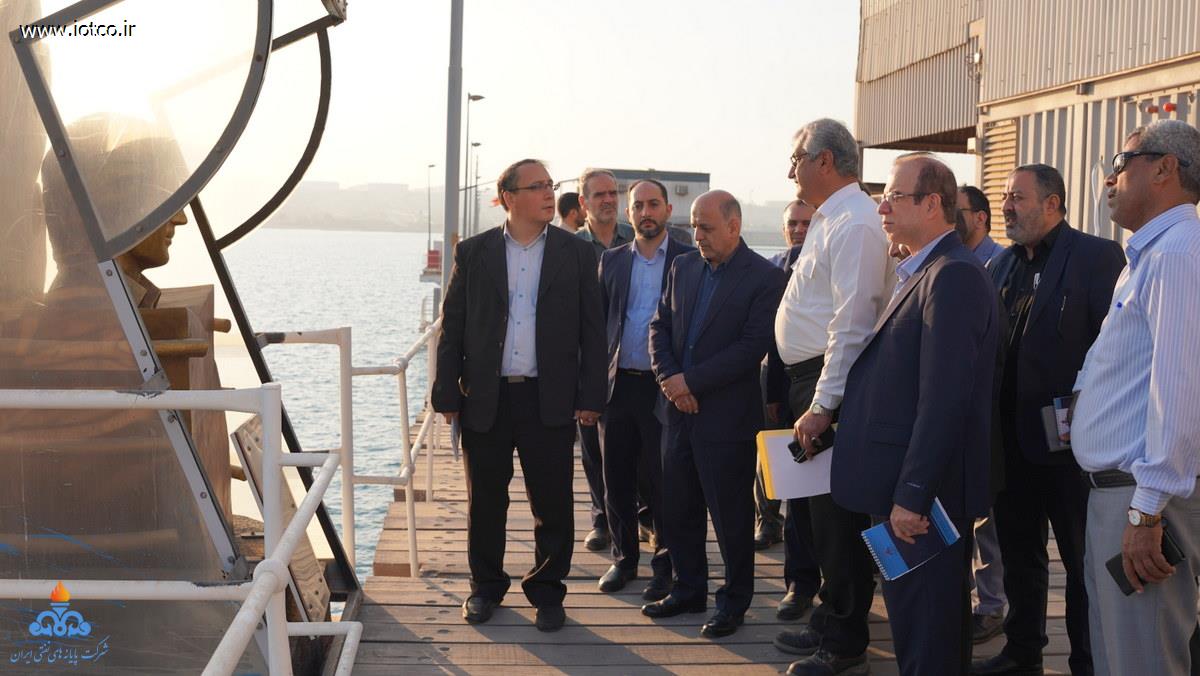 بازدید علمی دانشجویان دانشگاه عالی دفاع ملی +پایانه نفتی خارگ 17