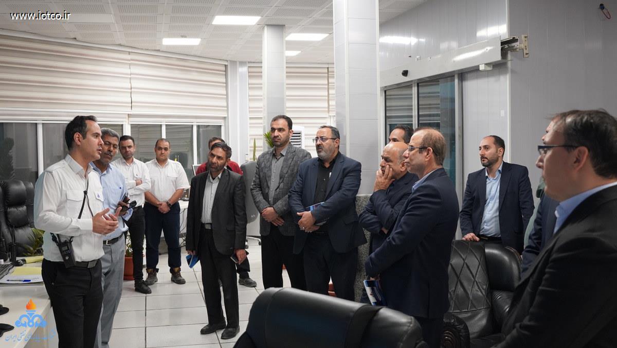 بازدید علمی دانشجویان دانشگاه عالی دفاع ملی +پایانه نفتی خارگ 1