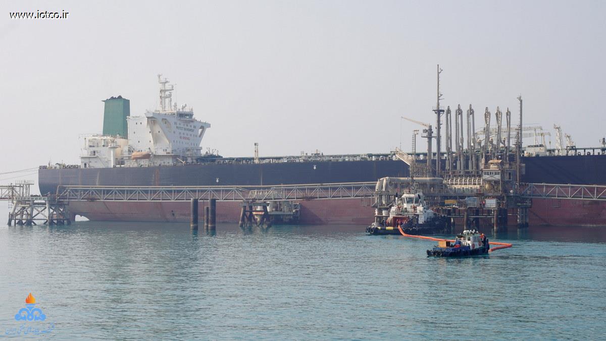 مانور مقابله با آلودگی نفتی + پایانه نفتی خارگ  13