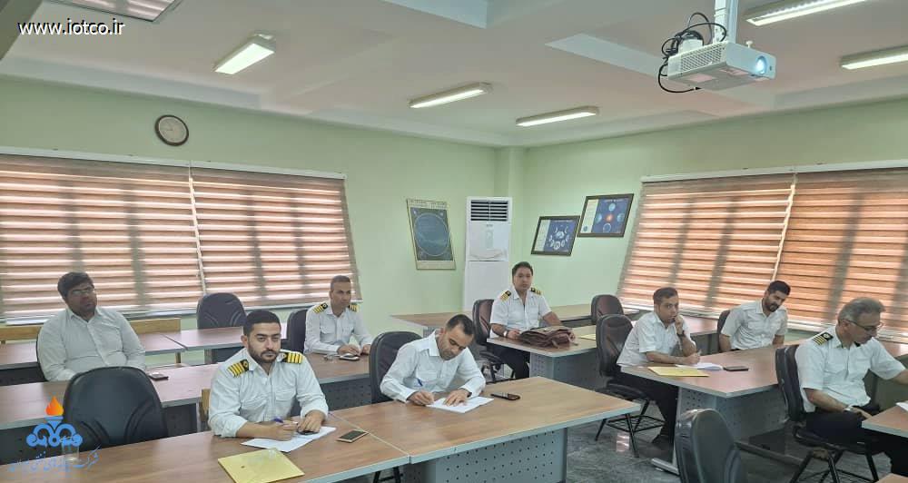 دوره آموزشی «راهنمای درجه ۳» + پایانه نفتی خارگ  4