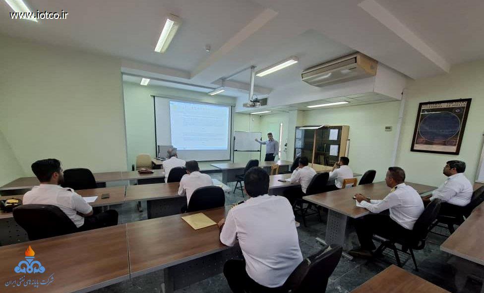 دوره آموزشی «راهنمای درجه ۳» + پایانه نفتی خارگ  3