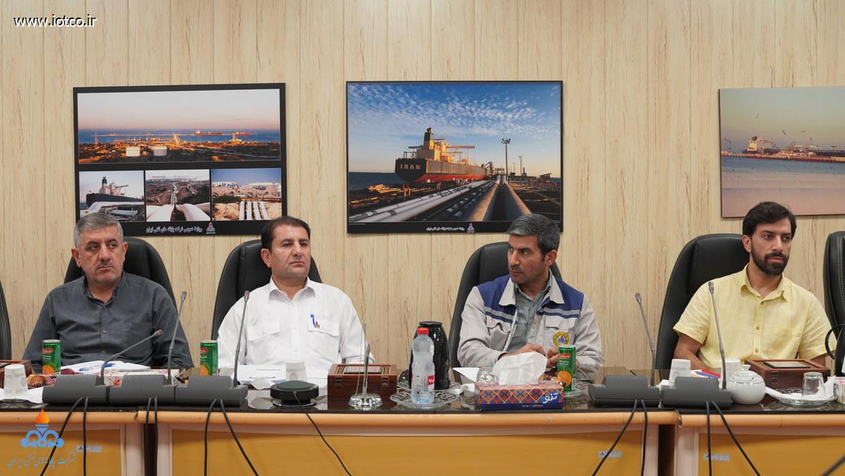 نشست بررسی وضعیت عملیاتی و نگهداشت تاسیسات در پایانه نفتی خارگ 11