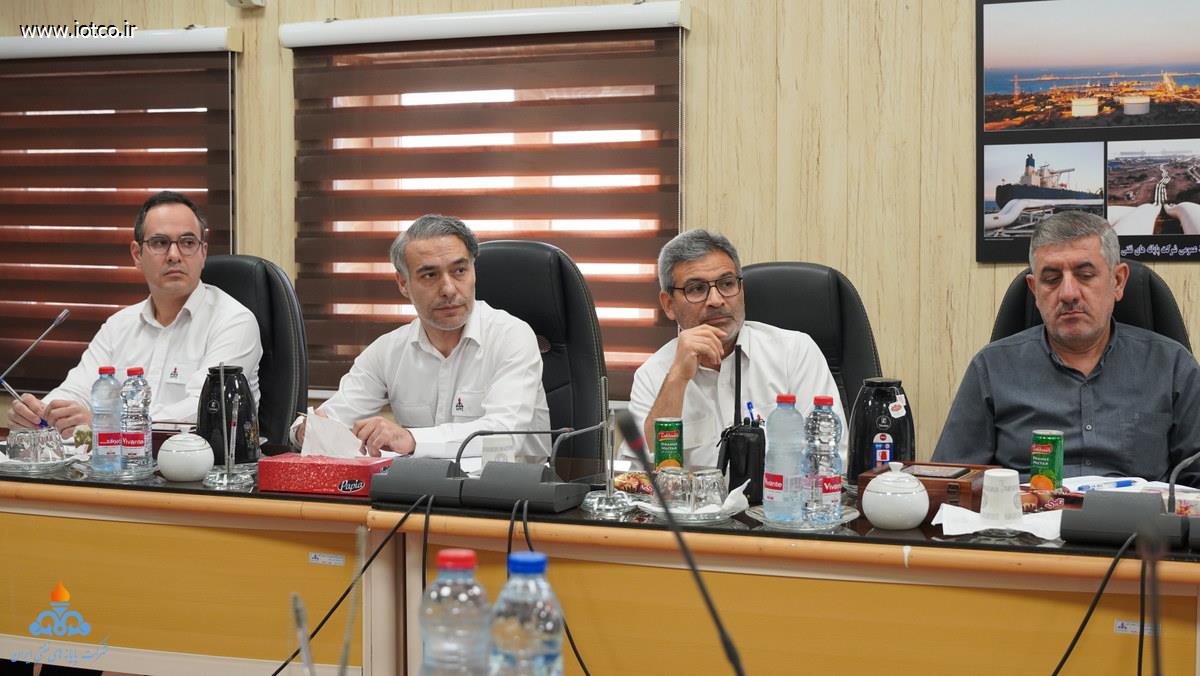 نشست بررسی وضعیت عملیاتی و نگهداشت تاسیسات در پایانه نفتی خارگ 10