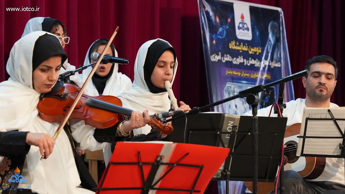 برگزاری نمایشگاه دستاوردهای رباتیک و فناوری نوین در جزیره خارگ 32