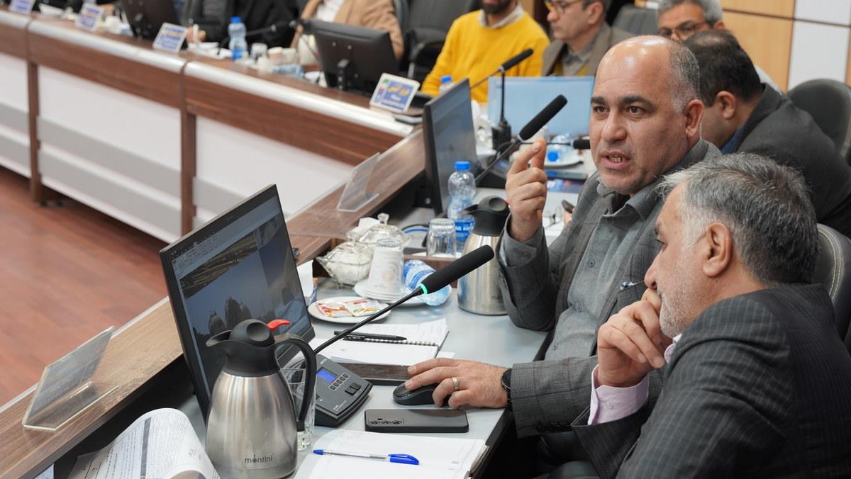 نشست + مدیرکل HSE وزارت نفت + مدیر HSE پدافند غیرعامل و مدیریت بحران شرکت ملی نفت ایران+جزیره خارگ+شهرام احمدی + علیرضا نجومی 7