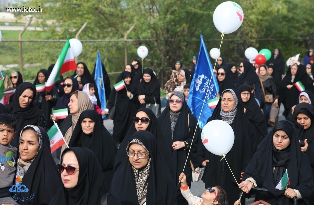 کارکنان شرکت پایانه‌های نفتی ایران + راهپیمایی یوم‌الله ۲۲ بهمن 76