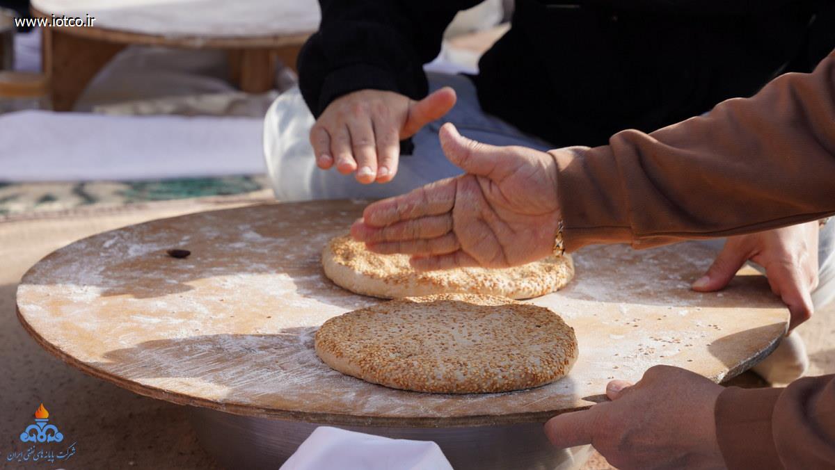 جشنواره نان محلی + نمایشگاه آثار هنری +دهه فجر +جزیره خارگ  37