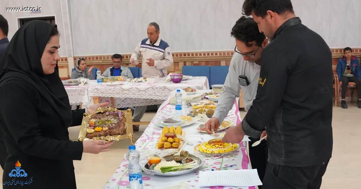 برگزاری جشنواره پخت کیک و شیرینی و جشنواره پخت غذای محلی در پایانه نفتی خارگ 22