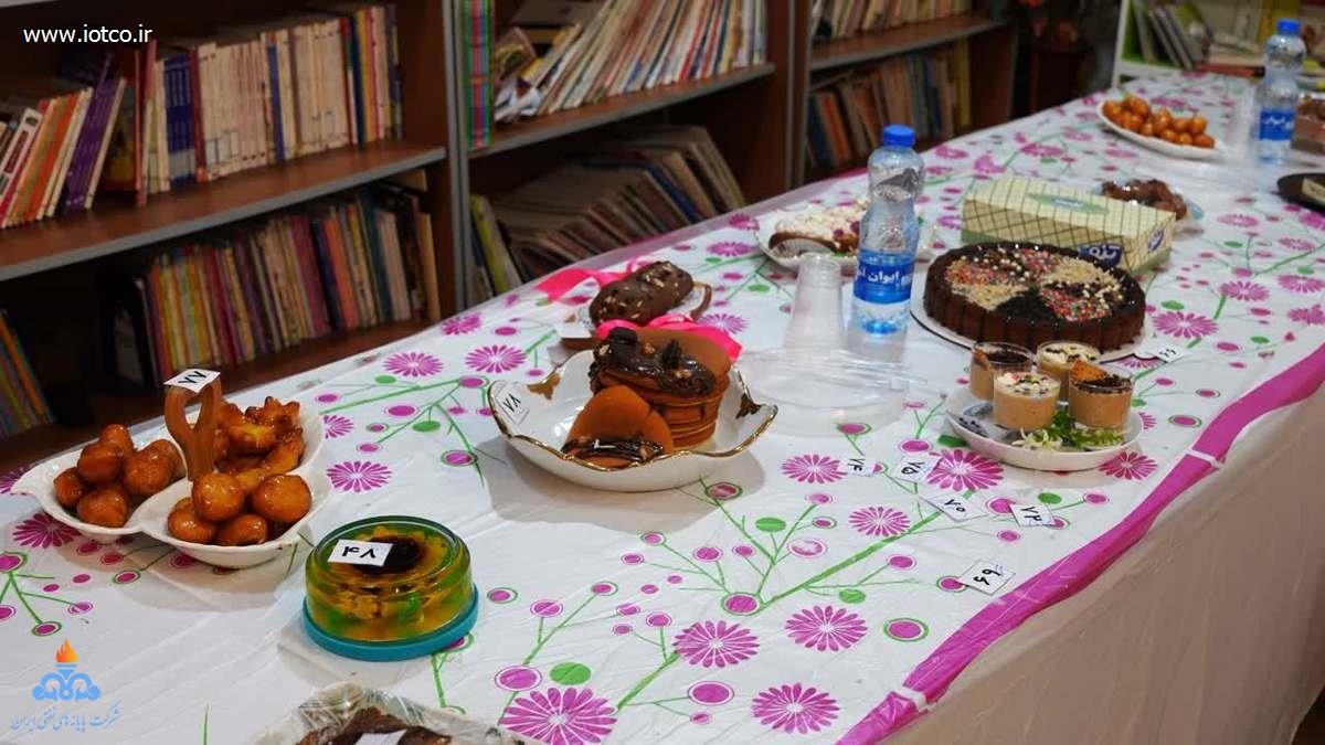 برگزاری جشنواره پخت کیک و شیرینی و جشنواره پخت غذای محلی در پایانه نفتی خارگ 12