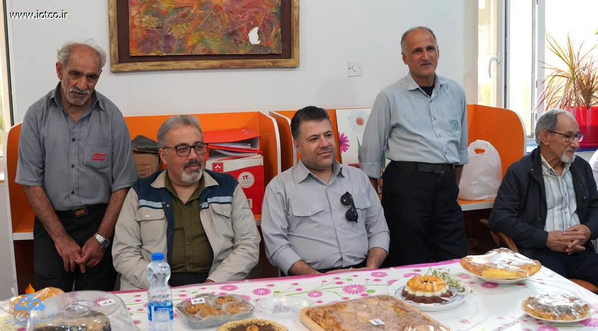 برگزاری جشنواره پخت کیک و شیرینی و جشنواره پخت غذای محلی در پایانه نفتی خارگ 4