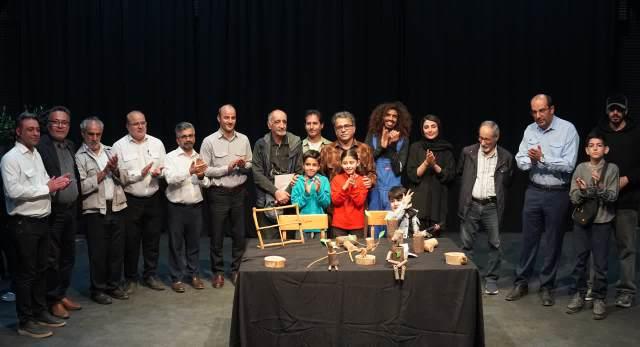 نمایش‌های اجرا شده در دوازدهمین جشنواره تئاتر «کودک و نوجوان» جزیره خارگ 25