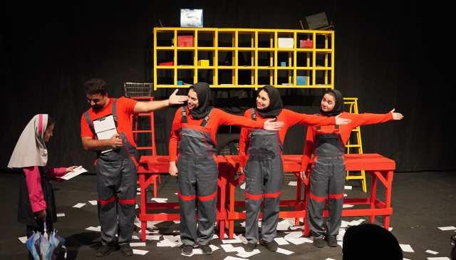 نمایش‌های اجرا شده در دوازدهمین جشنواره تئاتر «کودک و نوجوان» جزیره خارگ 24