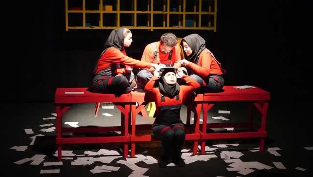 نمایش‌های اجرا شده در دوازدهمین جشنواره تئاتر «کودک و نوجوان» جزیره خارگ 20